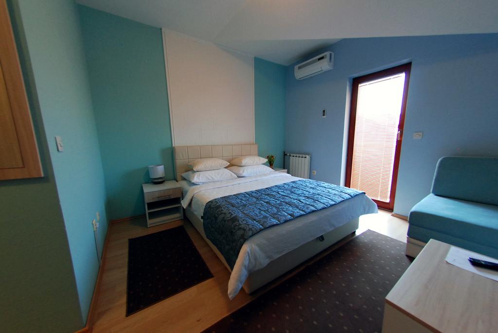 Hotel Arizona Sarajevo Lukavica Exterior photo